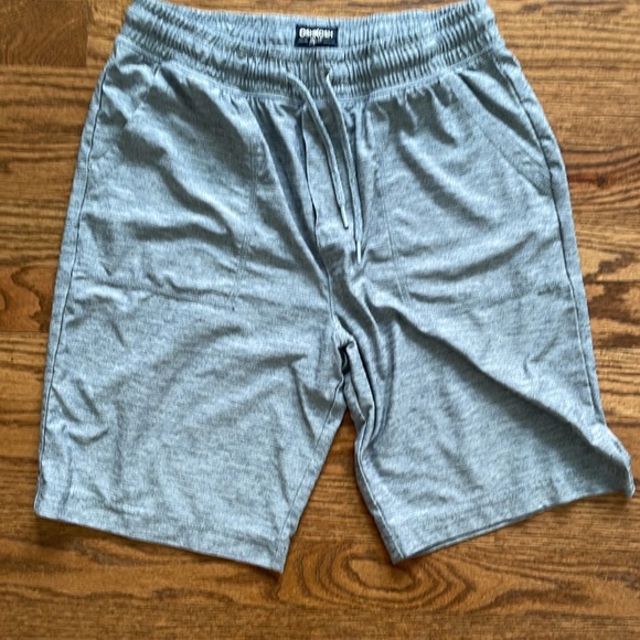 4 Oshkosh Bosh athletic shorts - Picture 2 of 6